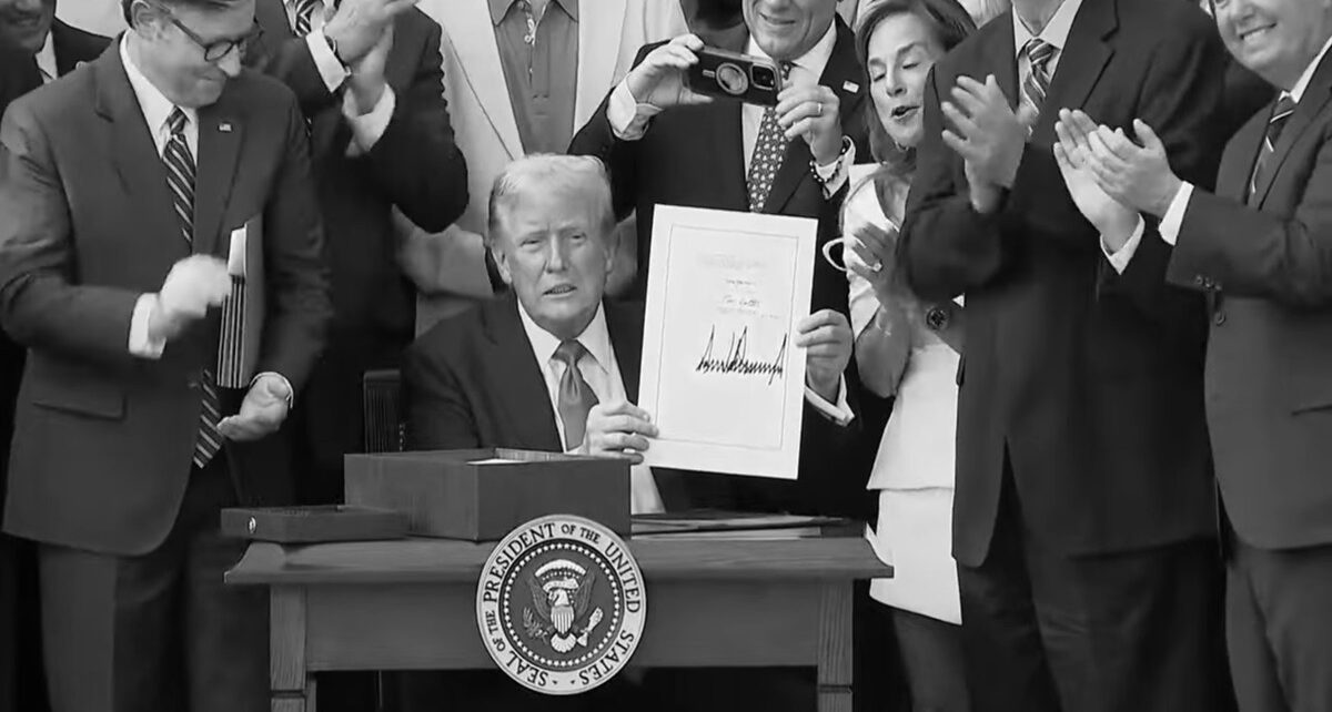 Trump Issues Tariff Ultimatums to 12 Countries, Global Trade Tensions Escalate 107 trump sign modified