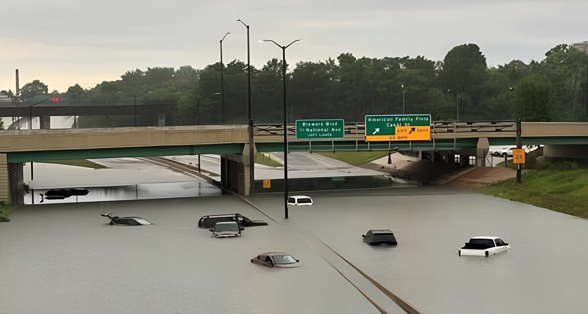 Major Flooding Submerges Milwaukee, Stranding Vehicles and Closing Roads 91 Wisconsin Flooding