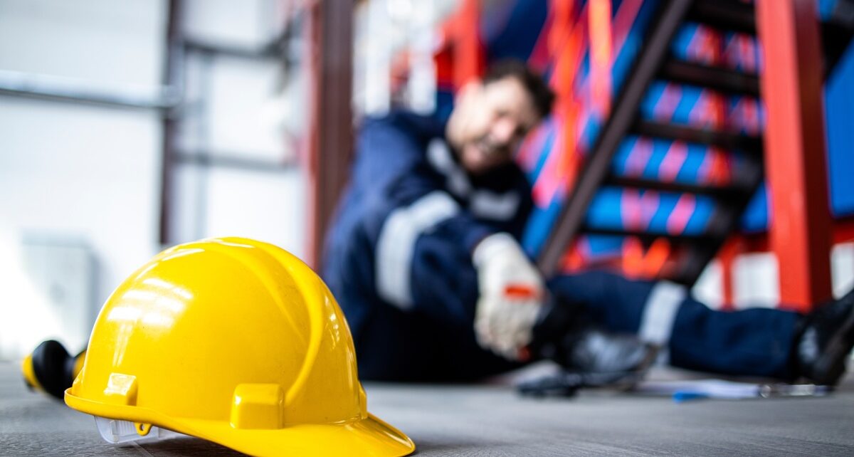 Workplace Dangers You Should Be Aware Of 135 TractorZone-401774-Worker-Hat-Injury-Blogbanner1
