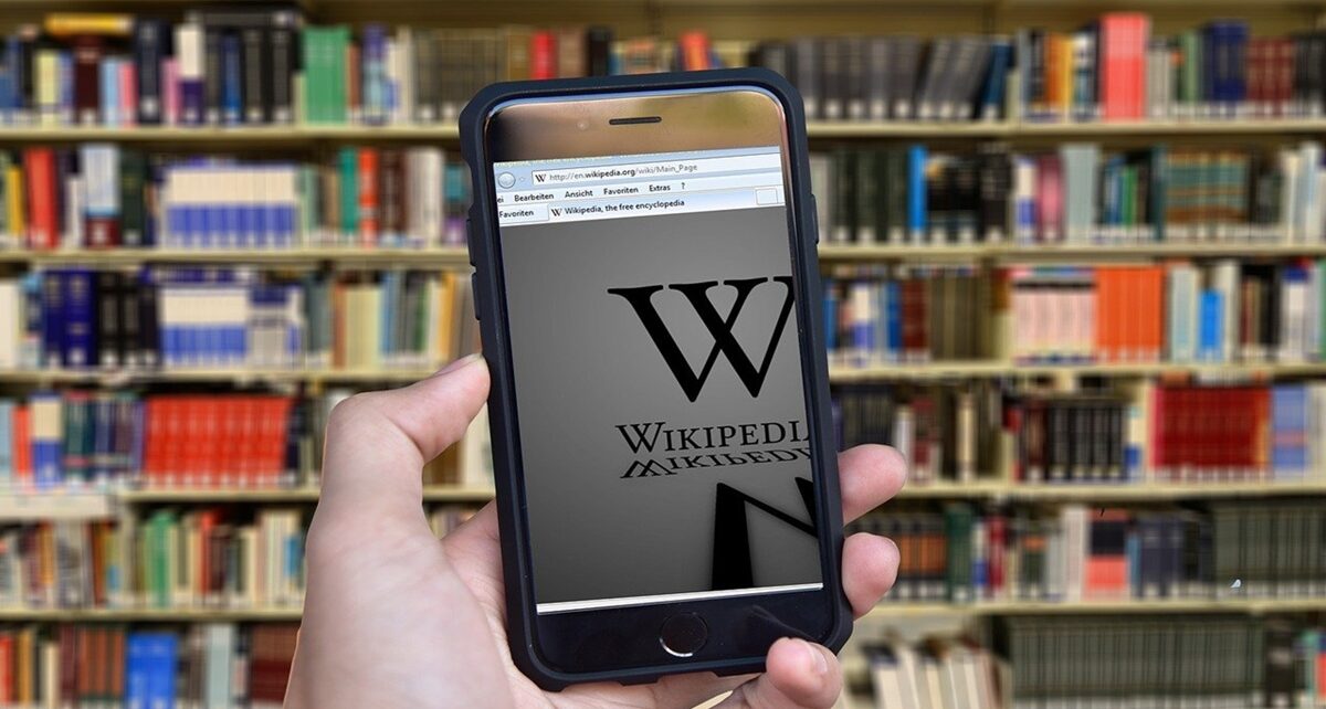 Wikipedia: The Gatekeeper of Truth — or Its Greatest Threat? Can We Trust It? 1 Wikipedia