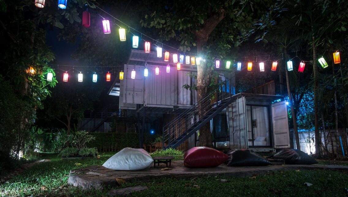 ipme-396244-dark-container-lanterns-image1 (1)
