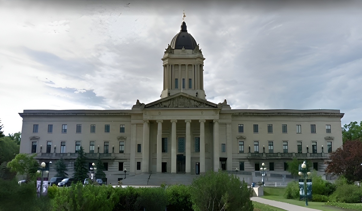 450 Broadway, Winnipeg, MB R3C 0V8