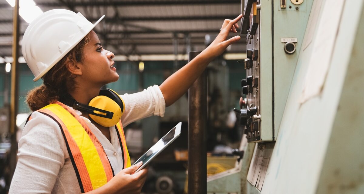 Smart Ways To Extend the Life of Industrial Assets 2 hoovercircularsolutions-405148-engineer-control-panel-image-1