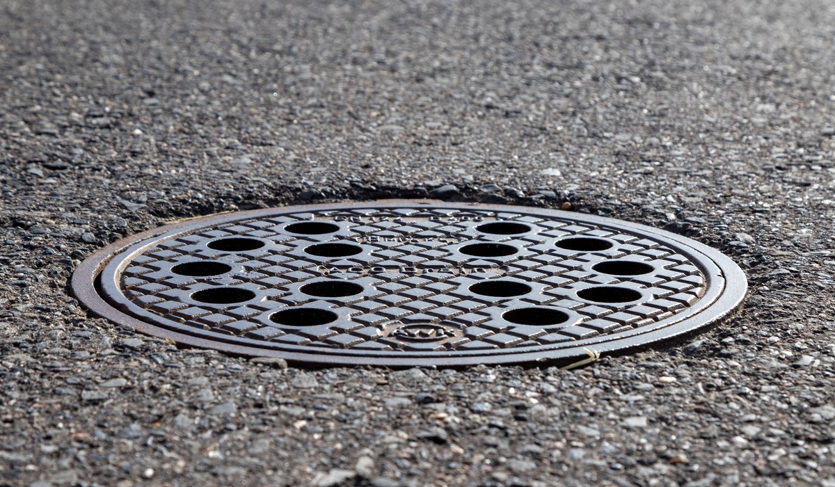 manhole-covers-direct-manhole-cover-street-image1
