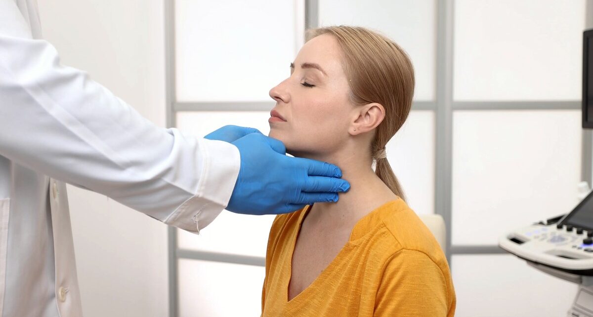5 Essential Tools That Endocrinologists Use 7 Cascade-Health-430590-woman-exam-doctor-image1