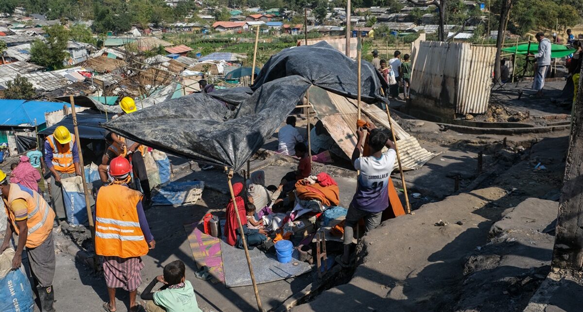 Rohingya Families Left Homeless After Overnight Fire Ravages Cox’s Bazar Refugee Camp 40 Rohingya