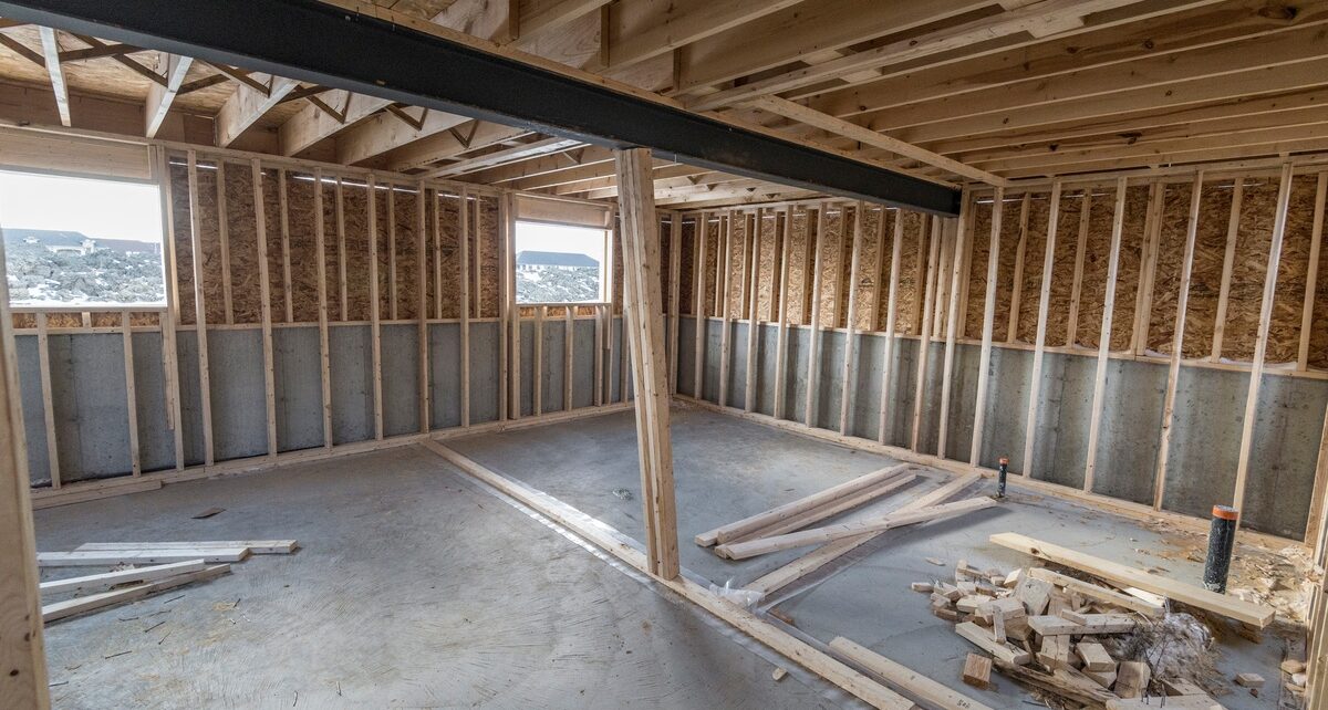A2ZBuilders-418348-home-unfinished-basement-image1