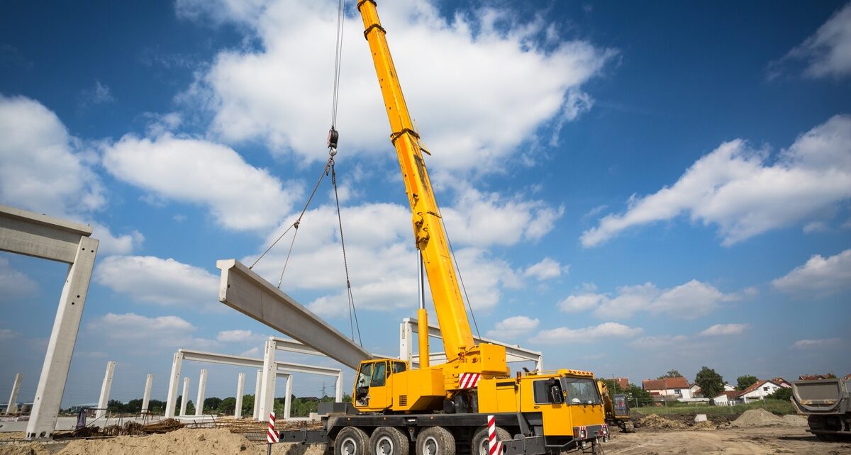 Common Crane Failures Caused by Poor Maintenance 1 Illinois-Electric-Works-419087-yellow-crane-mobile-image1