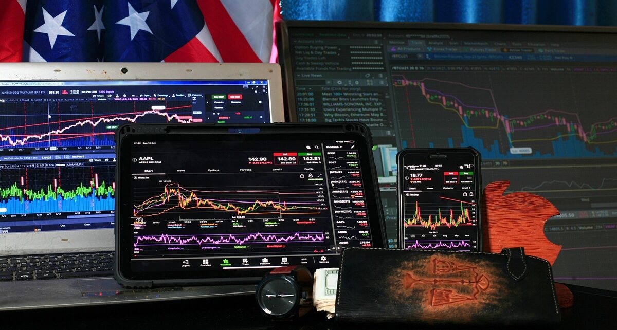 Markets Navigating an Era of Permanent Uncertainty 119 Stock Market