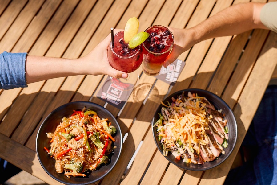 MR MIKES Winkler: Where Every Bite Feels Like It Was Meant to Be Remembered 1 556096733 1358683219600239 661981209203322162 n