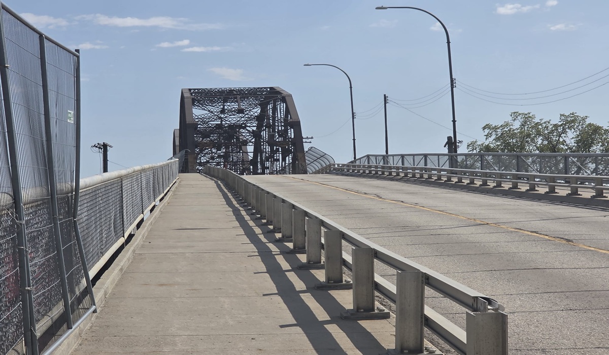 arlington bridge, scott gillingham winnipeg