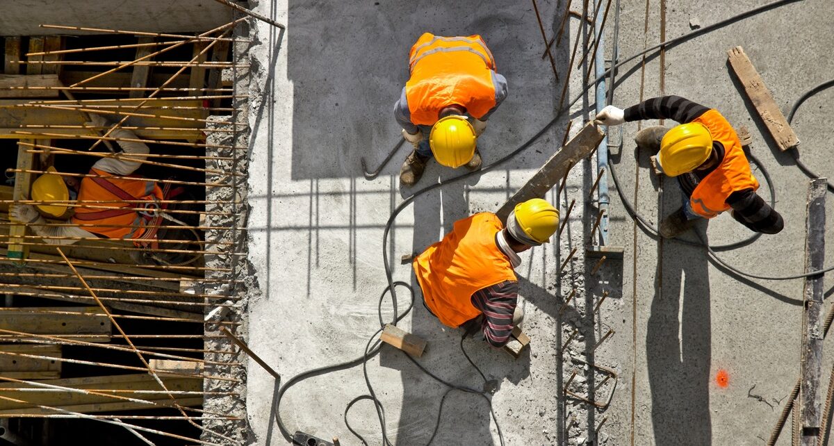 Simple Tips for Minimizing Risks on a Job Site 1 strobel-energy-group-439515-hats-site-workers-image1