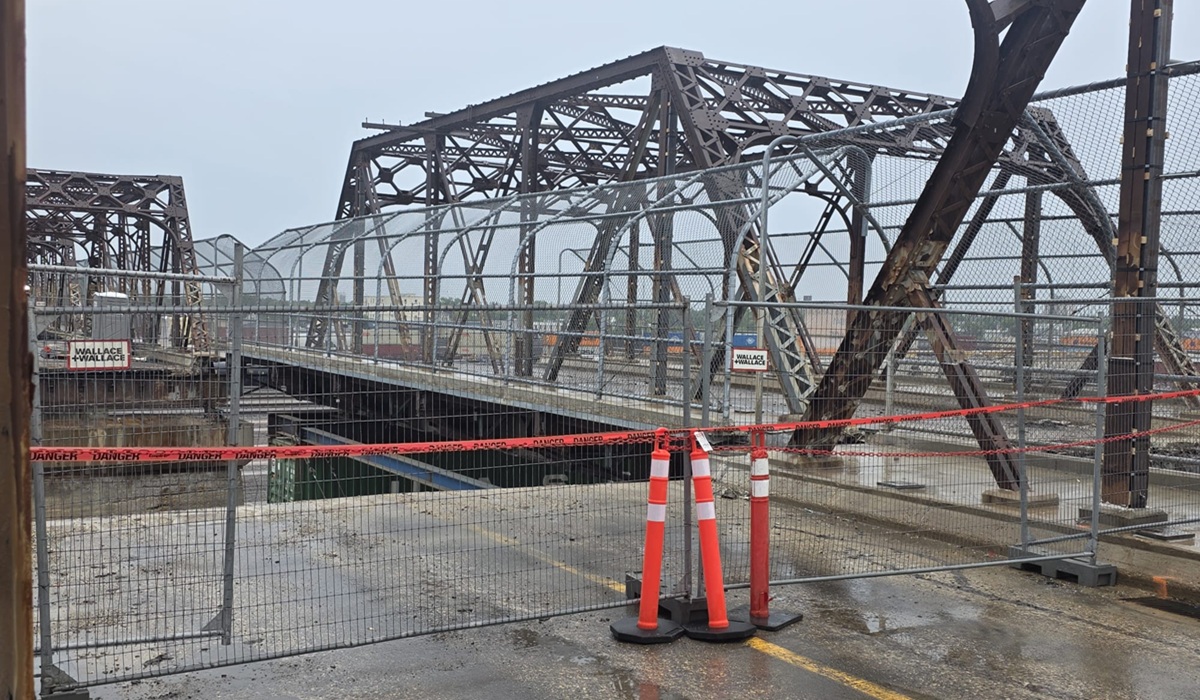 PROVINCIAL PROBE IMMINENT: Gillingham’s Reckless Photo Op Set to Force Mandatory Safety Stand Down at Arlington Bridge 2 railway traffic